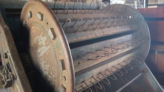 昔の道具「足踏脱穀機」(あしぶみだっこくき) | 常陽小学生新聞 昔の道具「足踏脱穀機」(あしぶみだっこくき) | 常陽小学生新聞